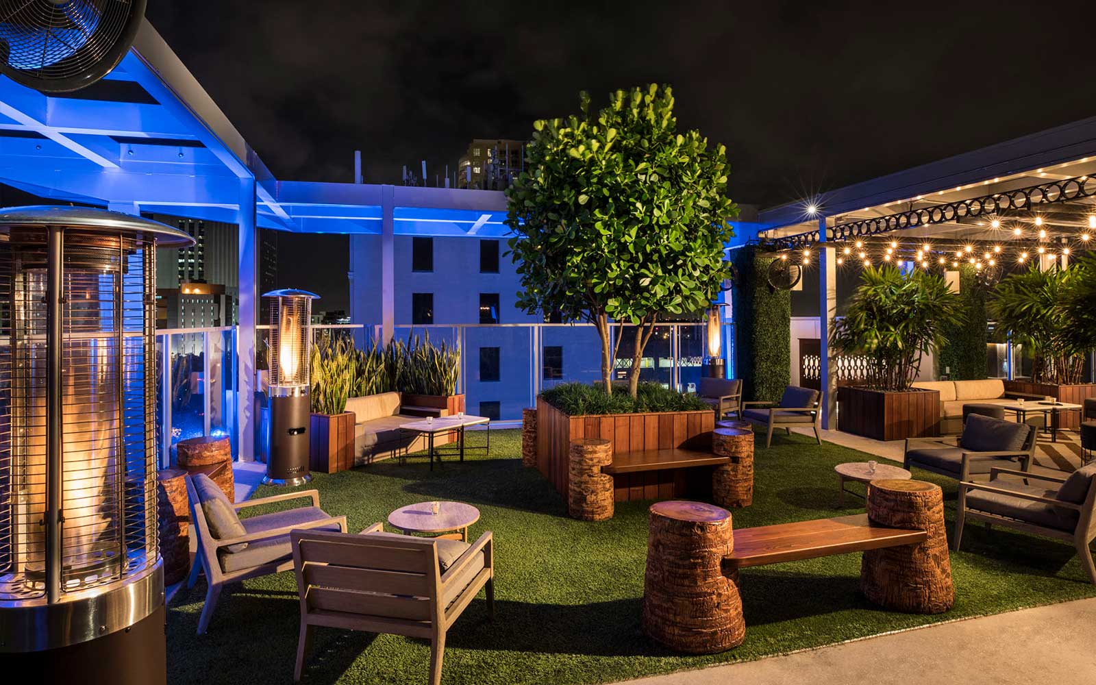 Rooftop @1WLO - Bar, Lounge & Nightclub Design